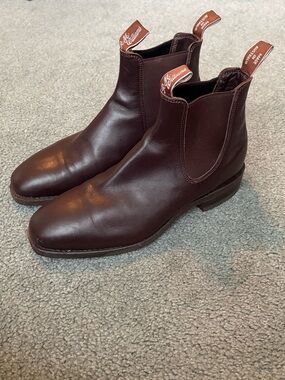 RM Williams Calfskin Leather Chelsea Boots